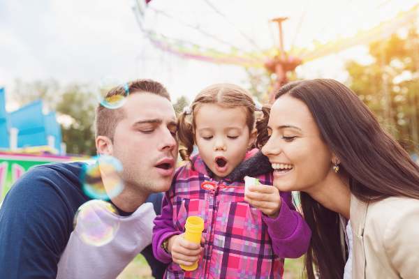 a family enjoys a day at an orlando theme park